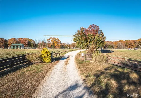 $950,000 | 17265 County Road 8280, Rolla, MO 65401