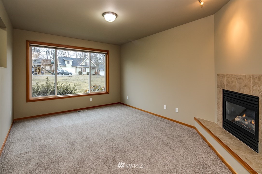 2095 Roxy Loop Ferndale, WA 98248 - Photo 4 of 25 Gallery Image 4