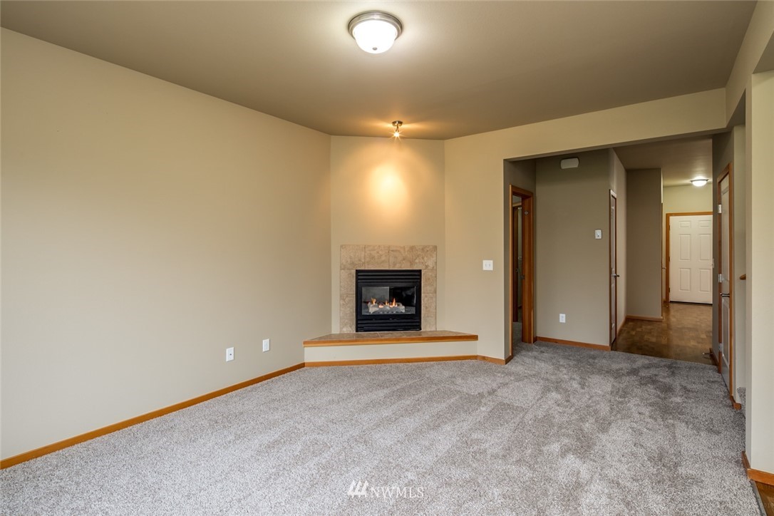 2095 Roxy Loop Ferndale, WA 98248 - Photo 5 of 25 Gallery Image 5