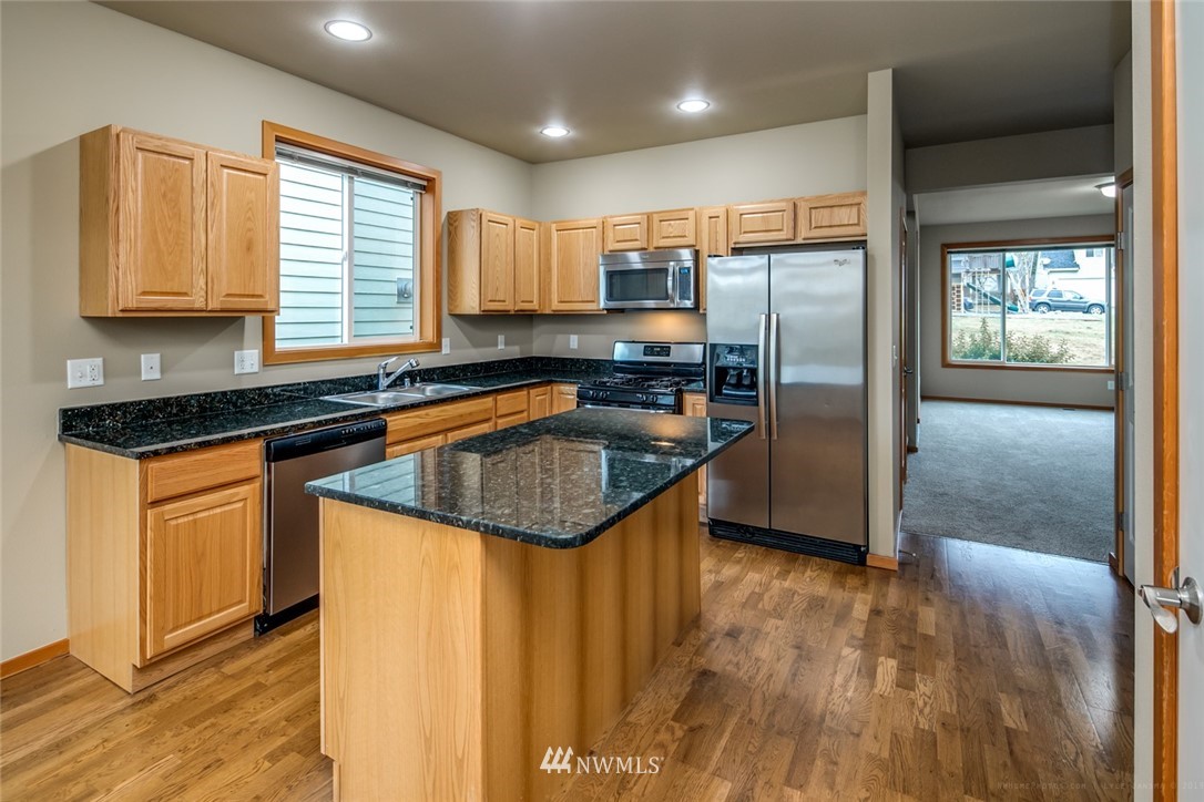 2095 Roxy Loop Ferndale, WA 98248 - Photo 6 of 25 Gallery Image 6