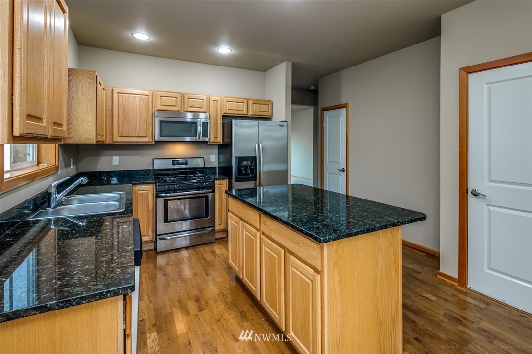 2095 Roxy Loop Ferndale, WA 98248 - Photo 7 of 25 Gallery Image 7