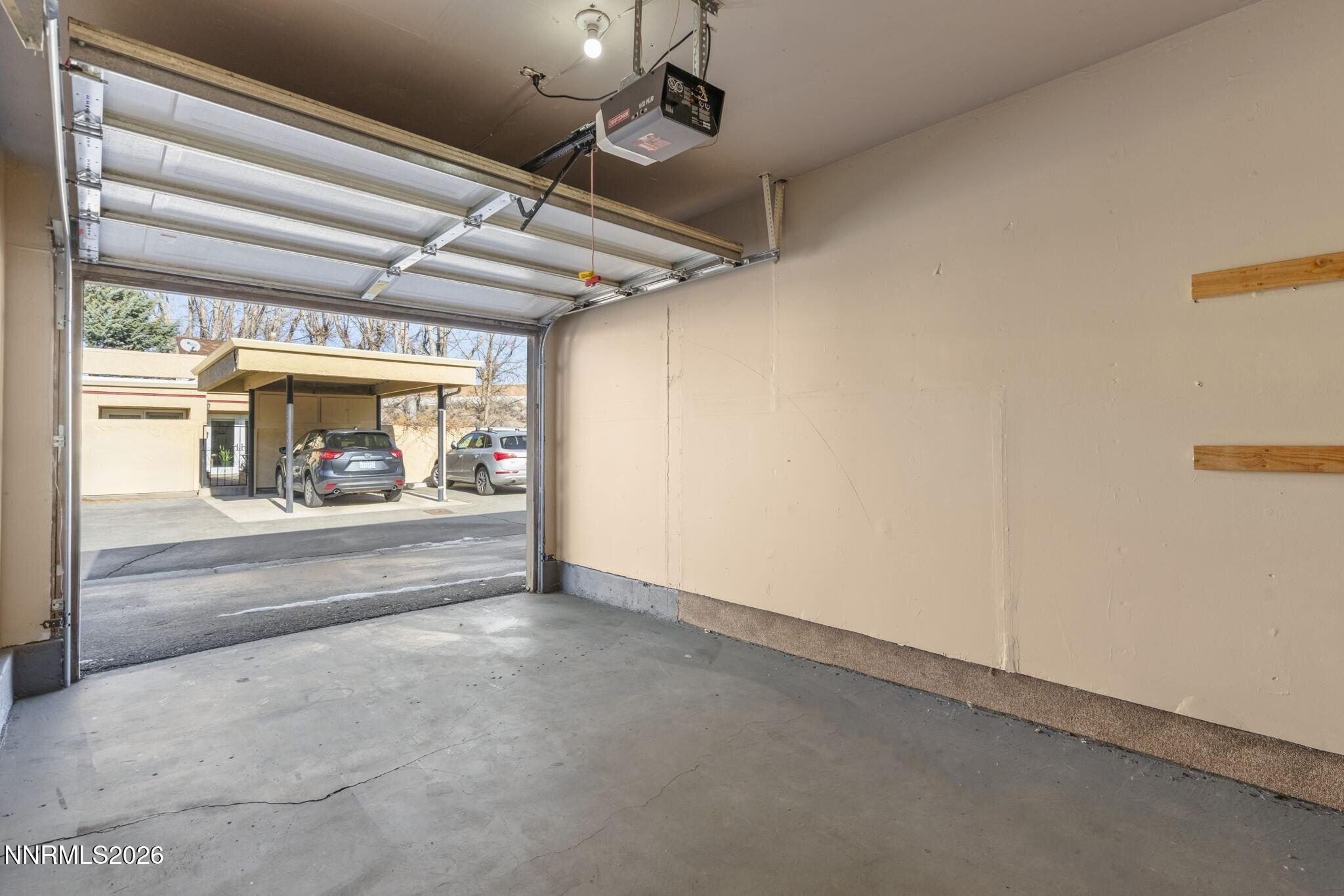 8670 Dixon Lane Reno, NV 89511 - Photo 19 of 24 8670 Dixon Lane Garage