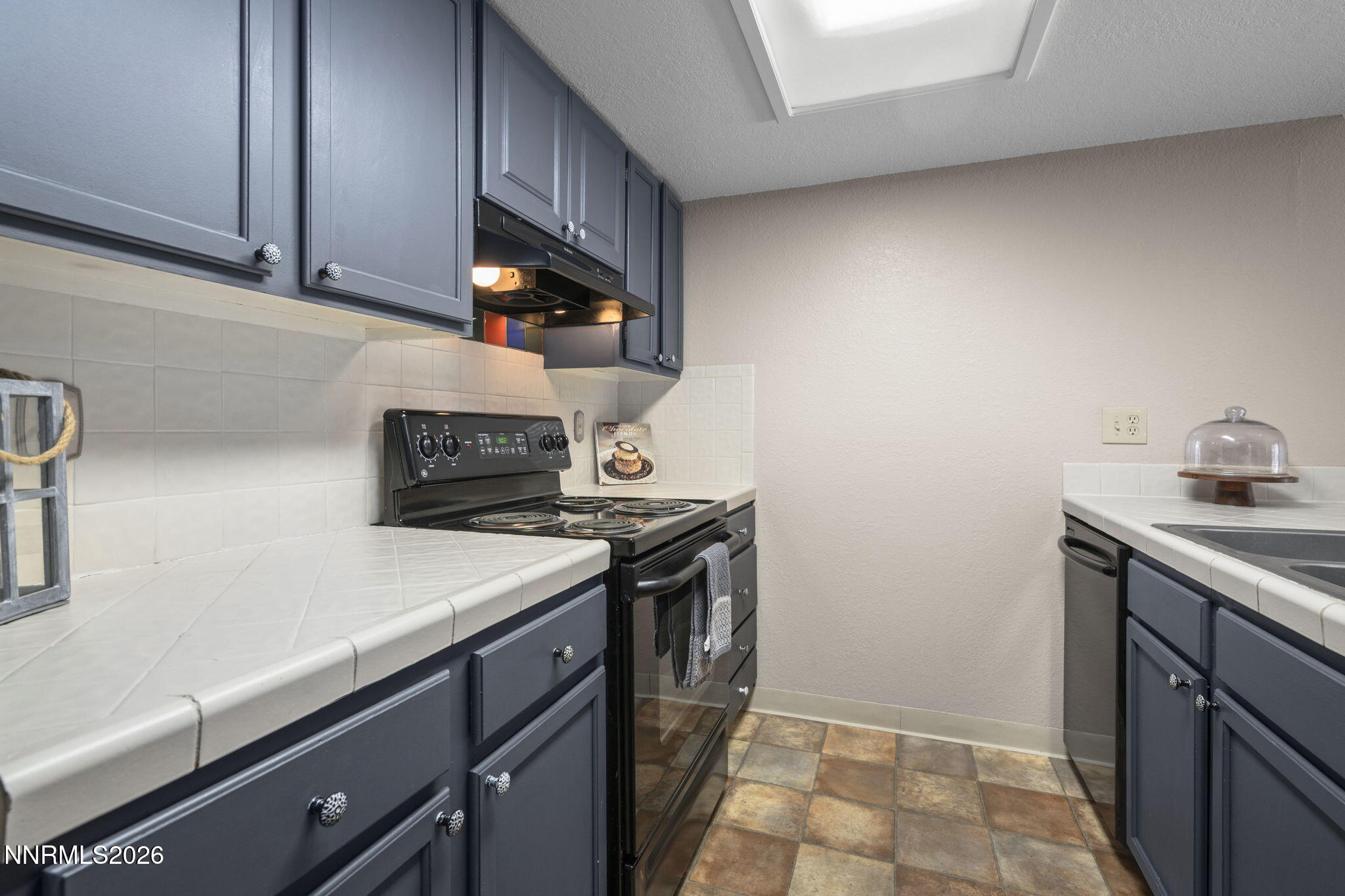 8670 Dixon Lane Reno, NV 89511 - Photo 5 of 24 4-web-or-mls-_DSC1153