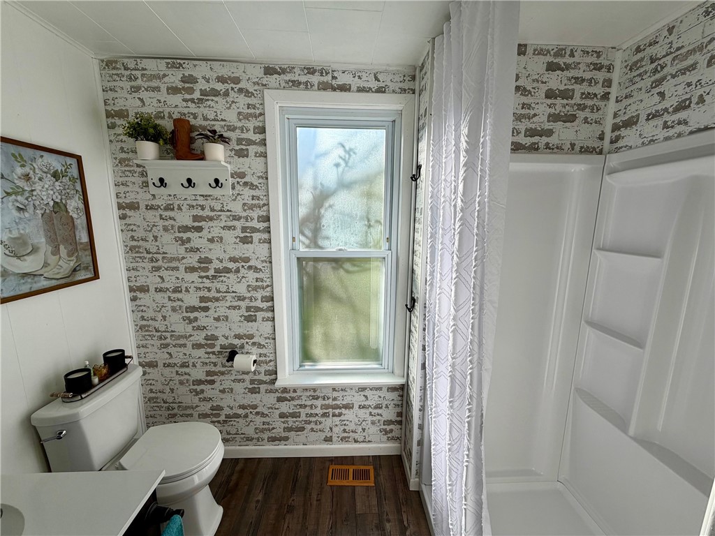 2048 Ridge Road Ontario, NY 14519 - Photo 13 of 47 1st floor full bath