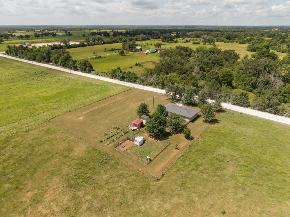 978 Holly Cemetery Road Franklin, TX 77856 - Photo 29 of 33