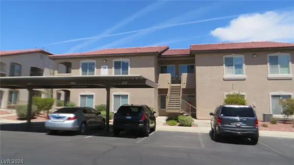 $1,425 | 2305 West Horizon Ridge Parkway, Unit 2822, Henderson, NV 89052