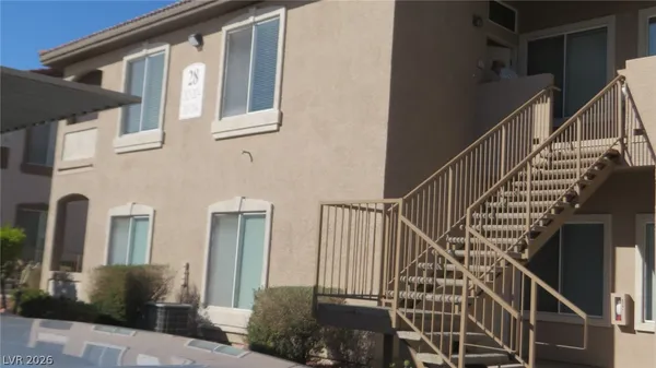 $1,425 | 2305 West Horizon Ridge Parkway, Unit 2822, Henderson, NV 89052