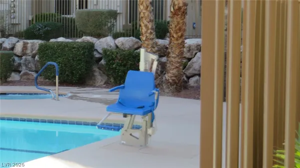 $1,425 | 2305 West Horizon Ridge Parkway, Unit 2822, Henderson, NV 89052