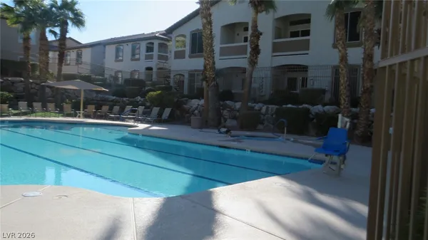 $1,425 | 2305 West Horizon Ridge Parkway, Unit 2822, Henderson, NV 89052
