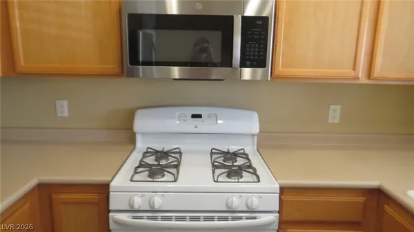 $1,425 | 2305 West Horizon Ridge Parkway, Unit 2822, Henderson, NV 89052