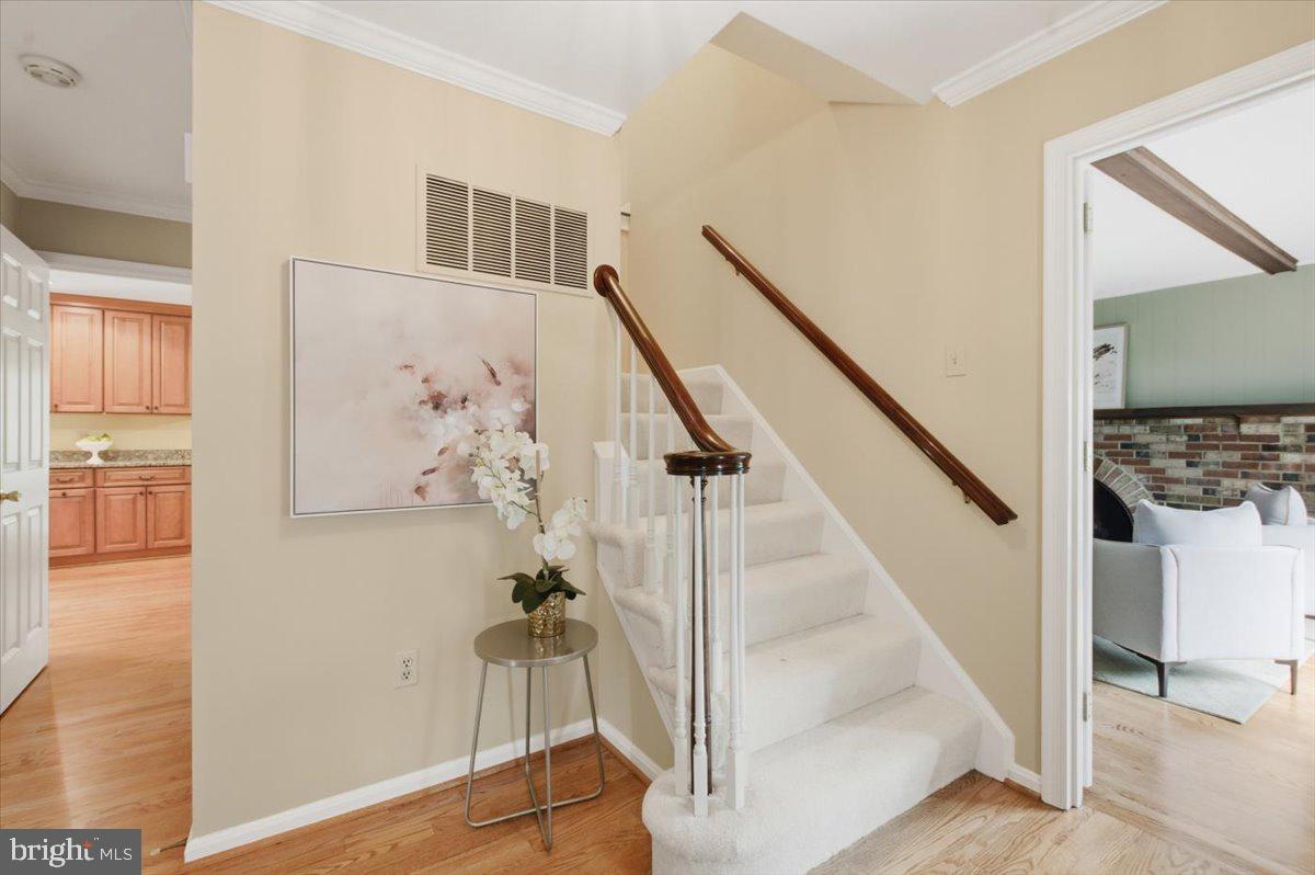 7824 Water Valley Court Springfield, VA 22153 - Photo 7 of 34