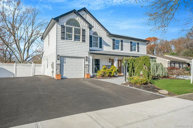 $900,000 | 36 Flintridge Drive, Holbrook, NY 11741