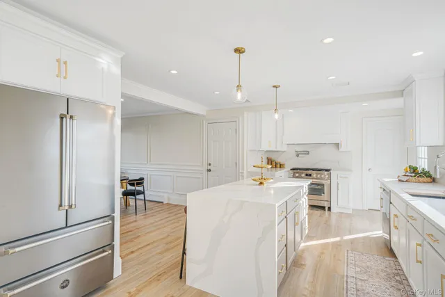 $900,000 | 36 Flintridge Drive, Holbrook, NY 11741