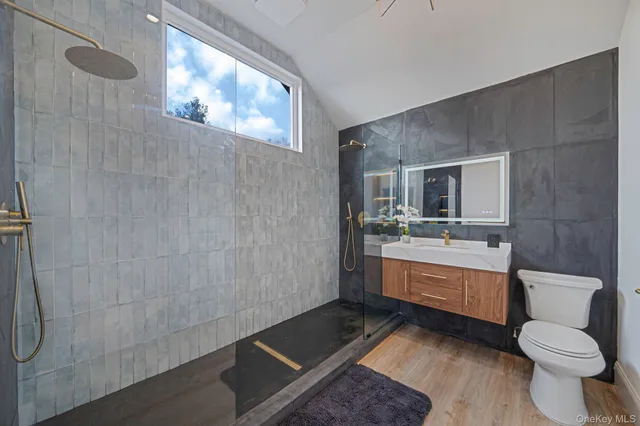 $900,000 | 36 Flintridge Drive, Holbrook, NY 11741