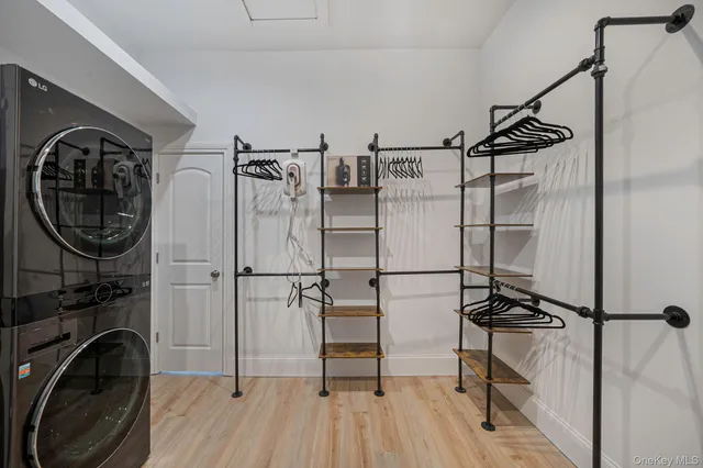 $900,000 | 36 Flintridge Drive, Holbrook, NY 11741