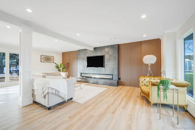 $900,000 | 36 Flintridge Drive, Holbrook, NY 11741