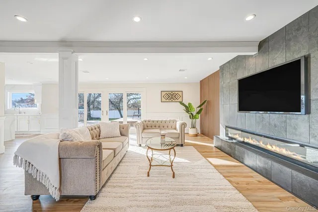 $900,000 | 36 Flintridge Drive, Holbrook, NY 11741