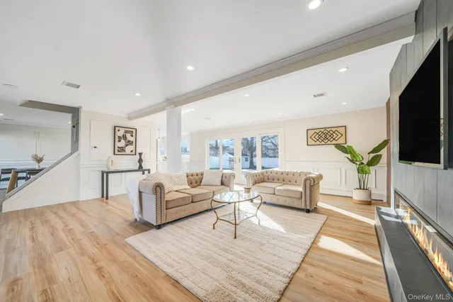 $900,000 | 36 Flintridge Drive, Holbrook, NY 11741