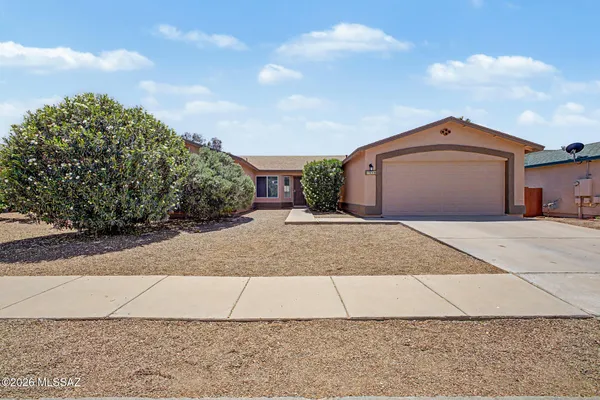 $356,000 | 10008 East Moonstruck Way, Tucson, AZ 85747
