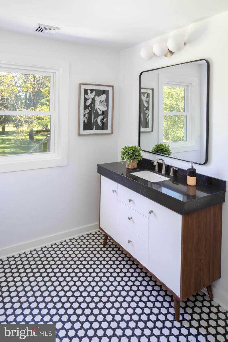 645 Radnor Valley Drive Villanova, PA 19085 - Photo 23 of 48