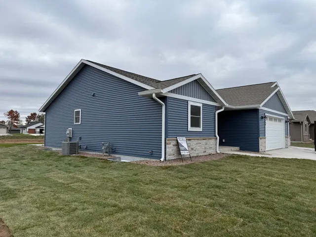$469,900 | 1908 Arches Drive, Holmen, WI 54636