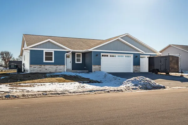 $469,900 | 1908 Arches Drive, Holmen, WI 54636