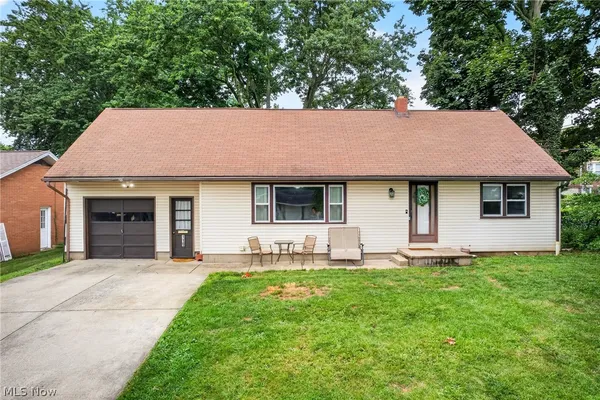 $249,900 | 119 Pershing Avenue Southeast, North Canton, OH 44720