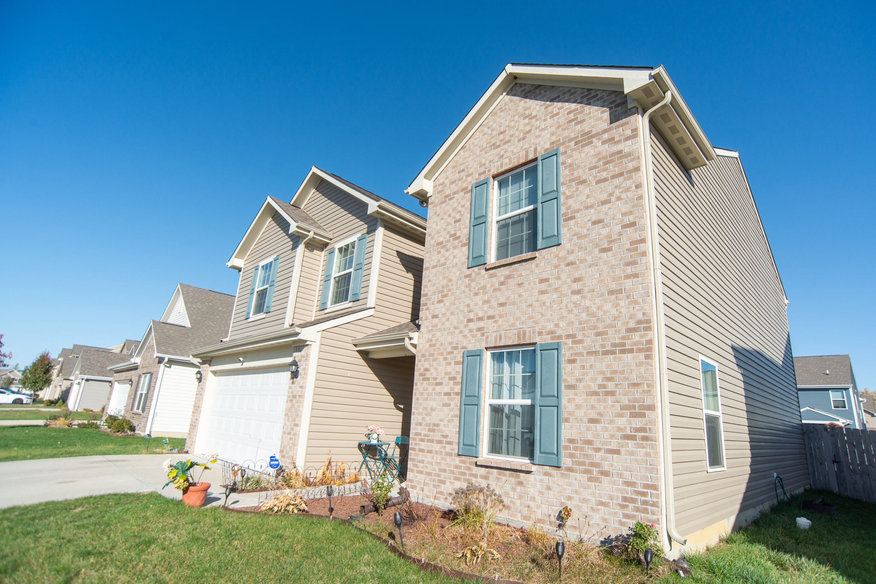 2649 Cabin Hill Road Indianapolis, IN 46229 - Photo 4 of 51