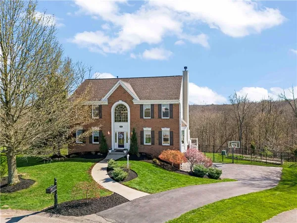 $649,000 | 1046 Woodridge Drive, Canonsburg, PA 15317