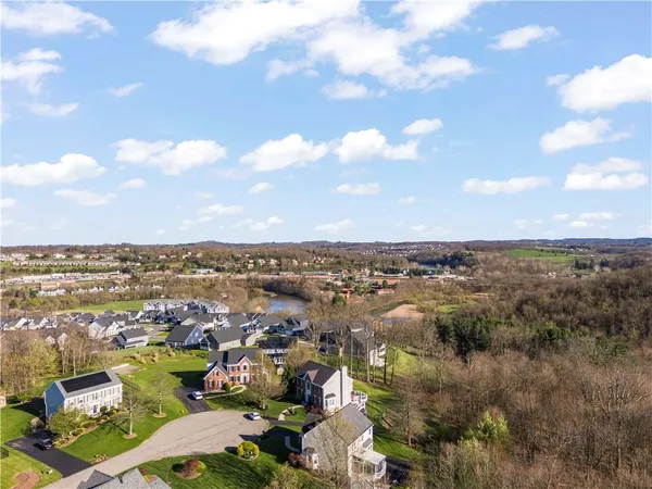 $649,000 | 1046 Woodridge Drive, Canonsburg, PA 15317