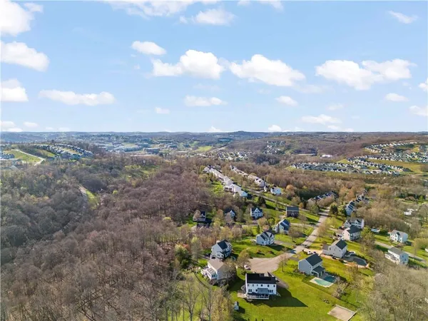 $649,000 | 1046 Woodridge Drive, Canonsburg, PA 15317