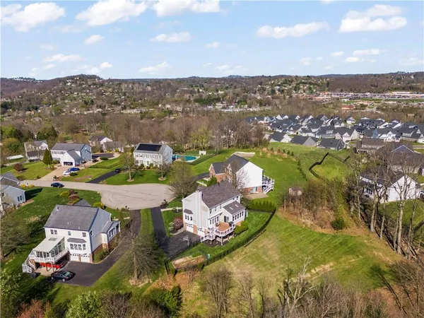 $649,000 | 1046 Woodridge Drive, Canonsburg, PA 15317