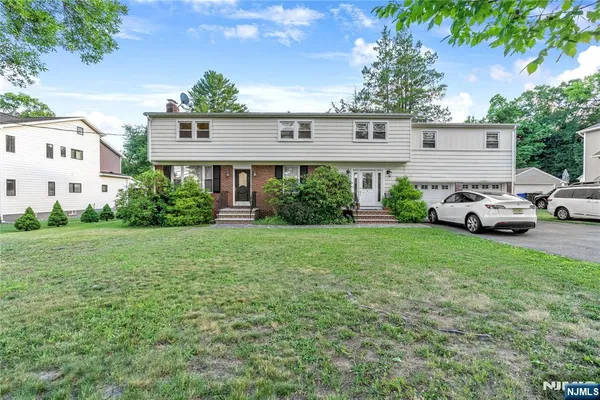 $3,500 | 80 East Century Road, Unit 2, Paramus, NJ 07652