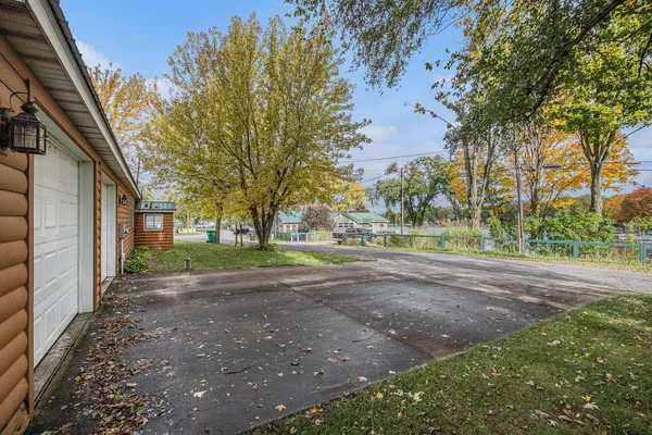 $419,000 | 53027 Twin Lakes Road, Dowagiac, MI 49047