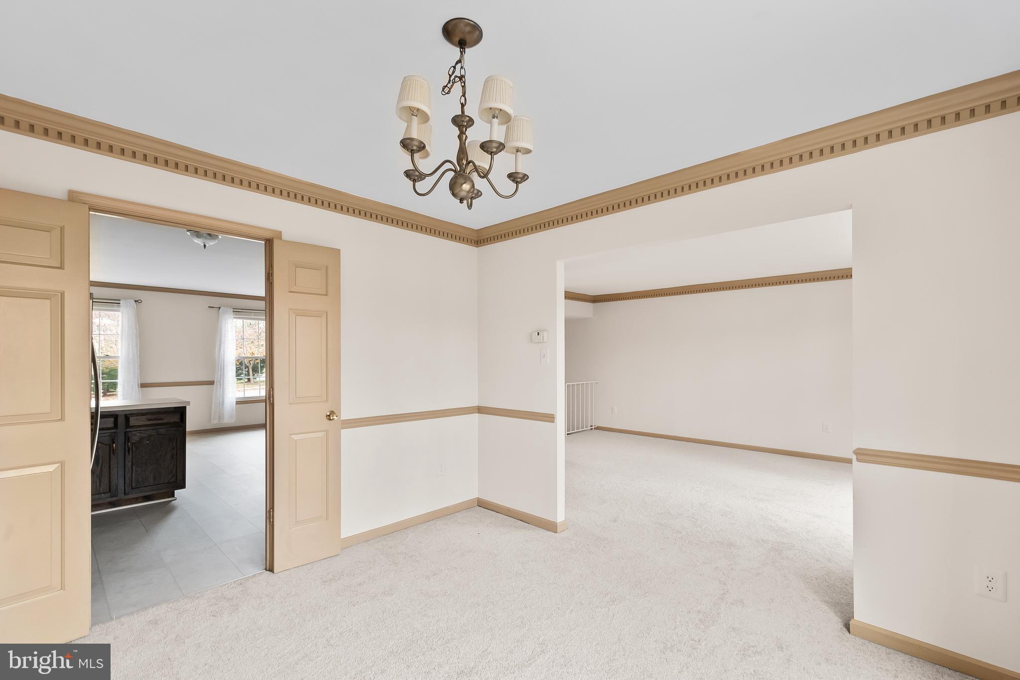 9518 Hunt Square Court Springfield, VA 22153 - Photo 11 of 39 en view interior of the house