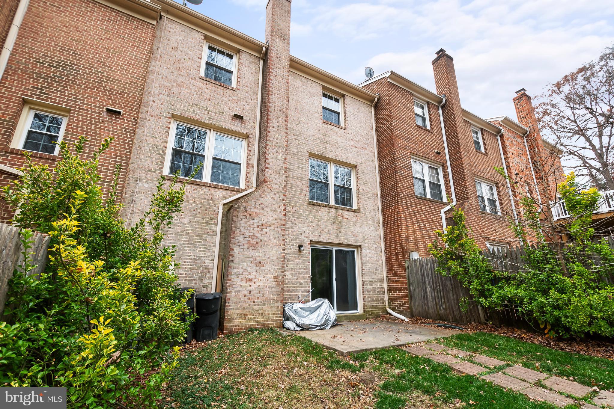 9518 Hunt Square Court Springfield, VA 22153 - Photo 39 of 39 a front view of a house with a yard