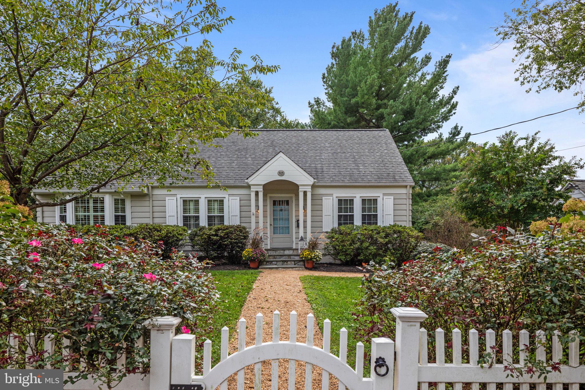 505 Edwards Ferry Road Northeast Leesburg, VA 20176 - Photo 1 of 36 Amazing Charm, Welcome Home