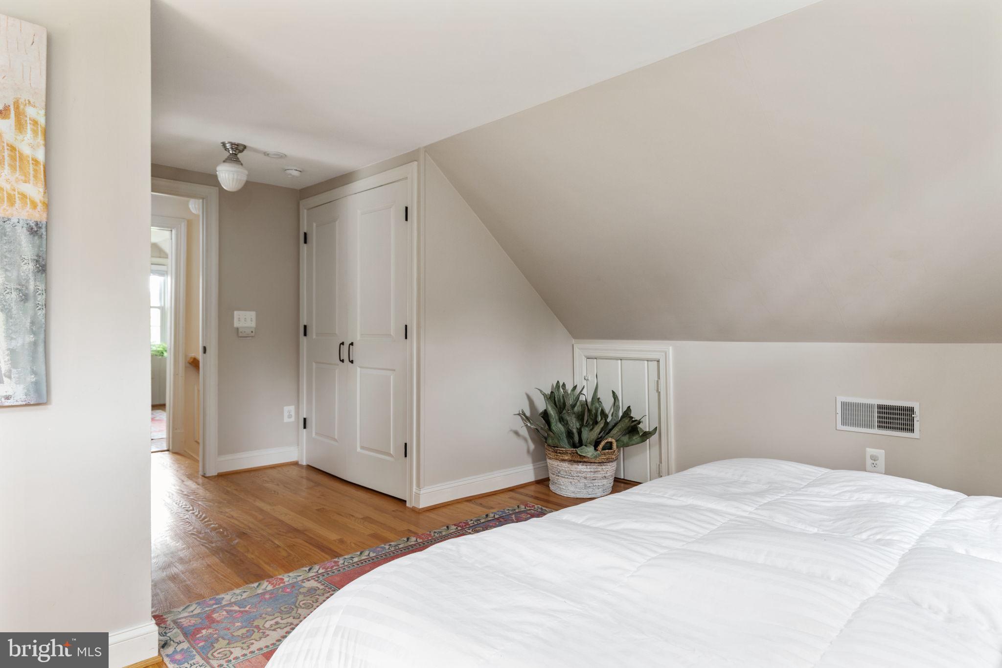 505 Edwards Ferry Road Northeast Leesburg, VA 20176 - Photo 17 of 36