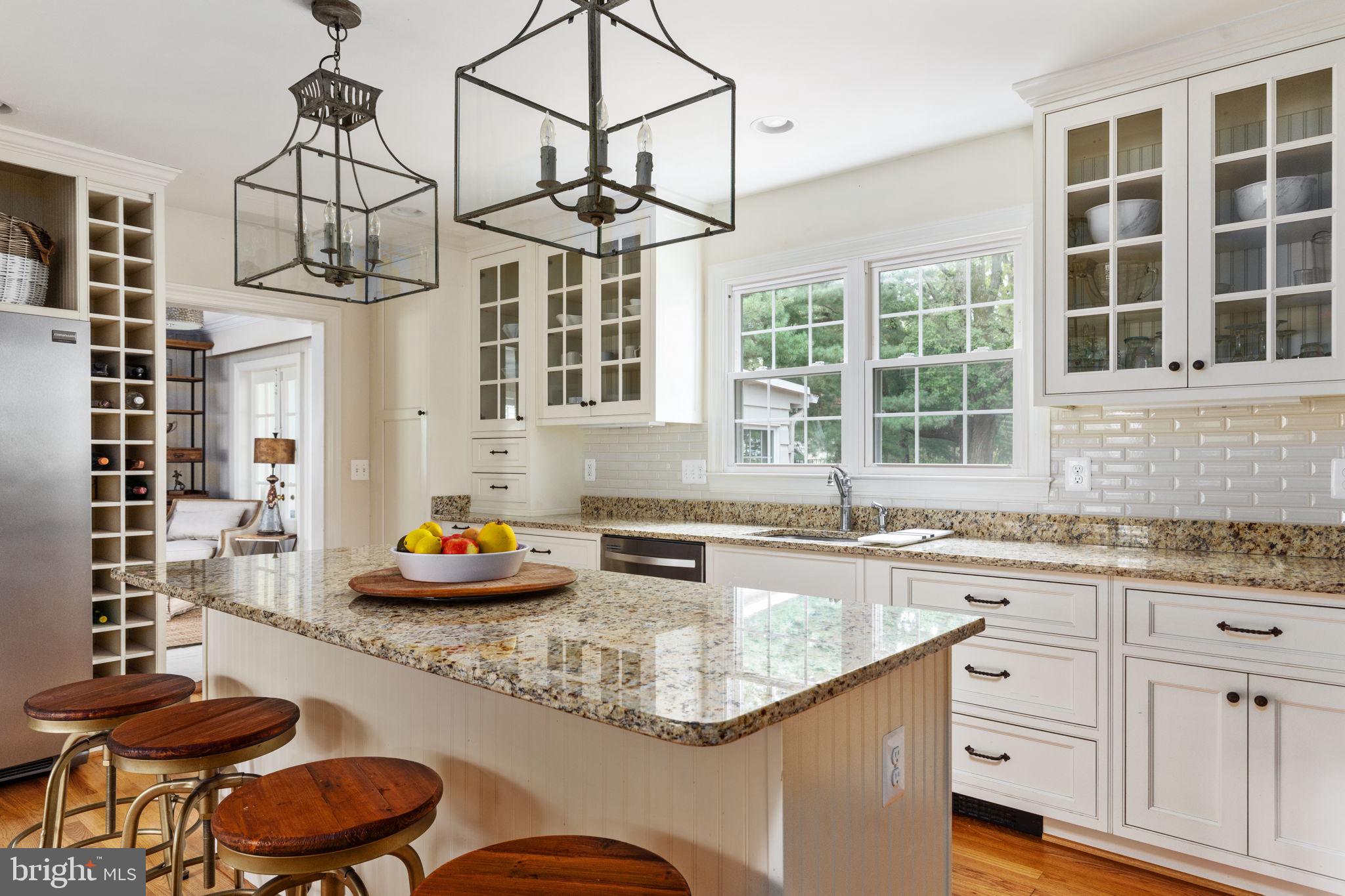 505 Edwards Ferry Road Northeast Leesburg, VA 20176 - Photo 8 of 36 Fantastic White Kitchen