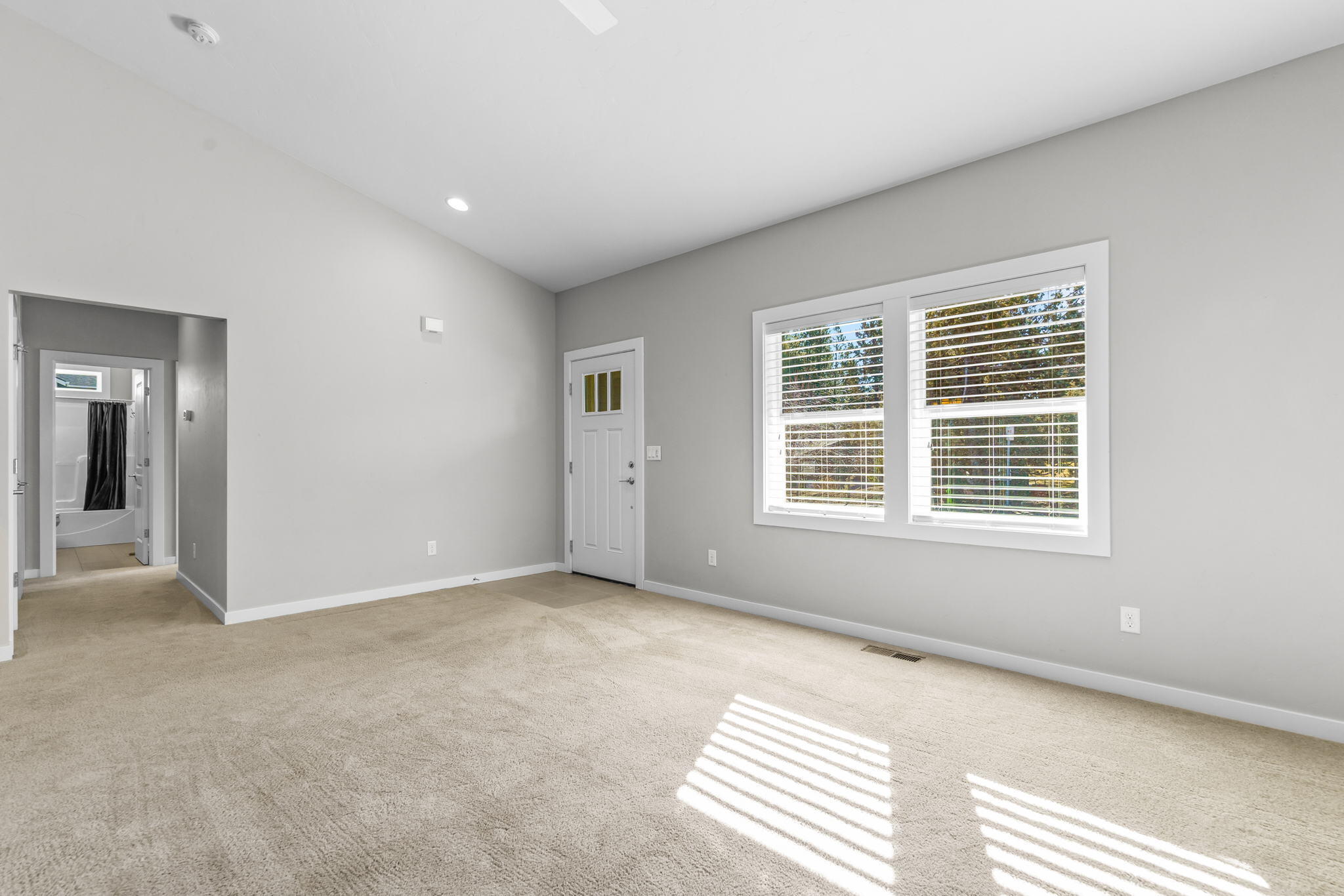 20378 Chase Road Bend, OR 97702 - Photo 6 of 27 2022_02_10_20378_chase_rd_bend-4