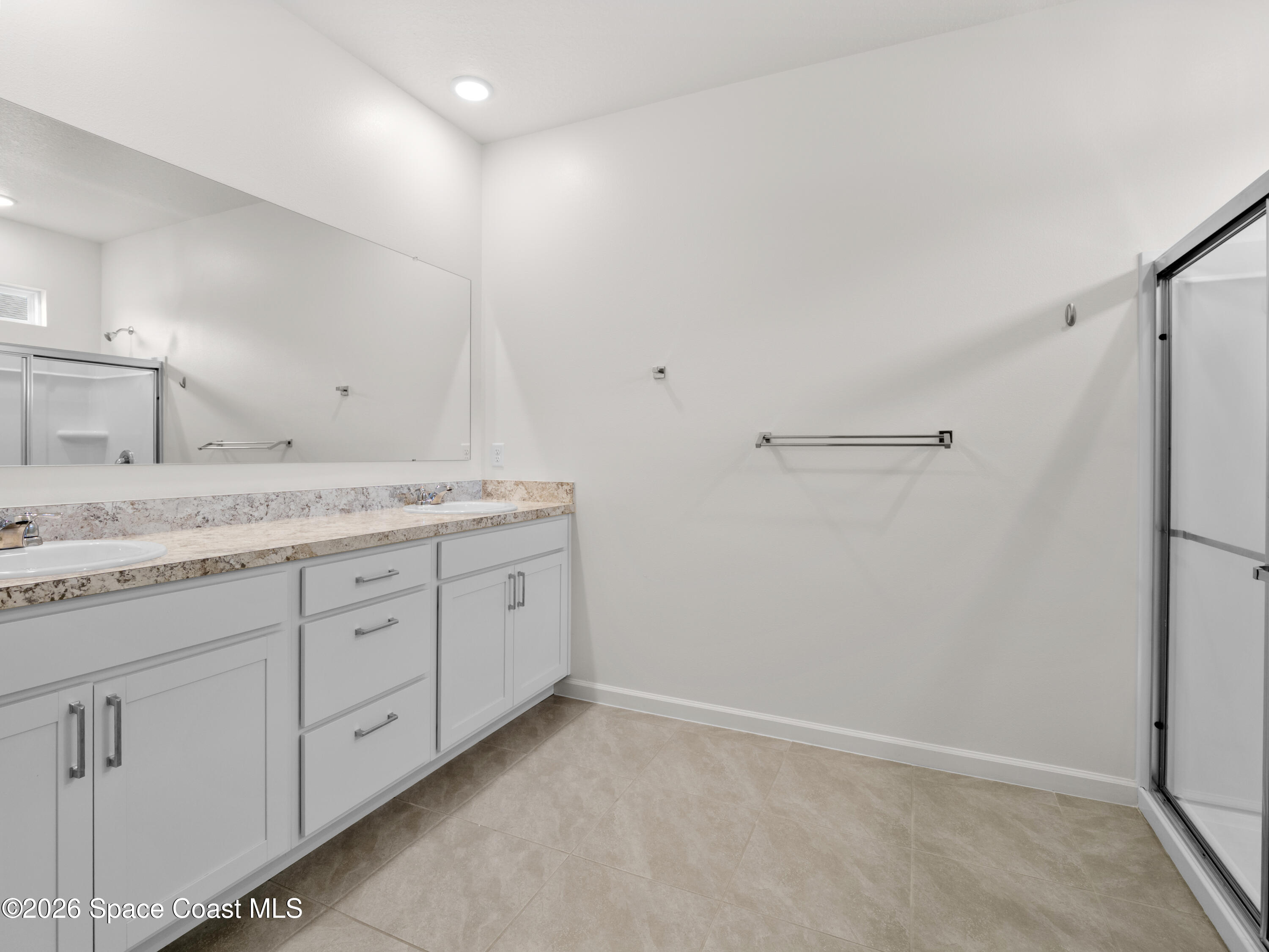 5388 Waterfall Place Grant, FL 32949 - Photo 17 of 29 Primary Bathroom