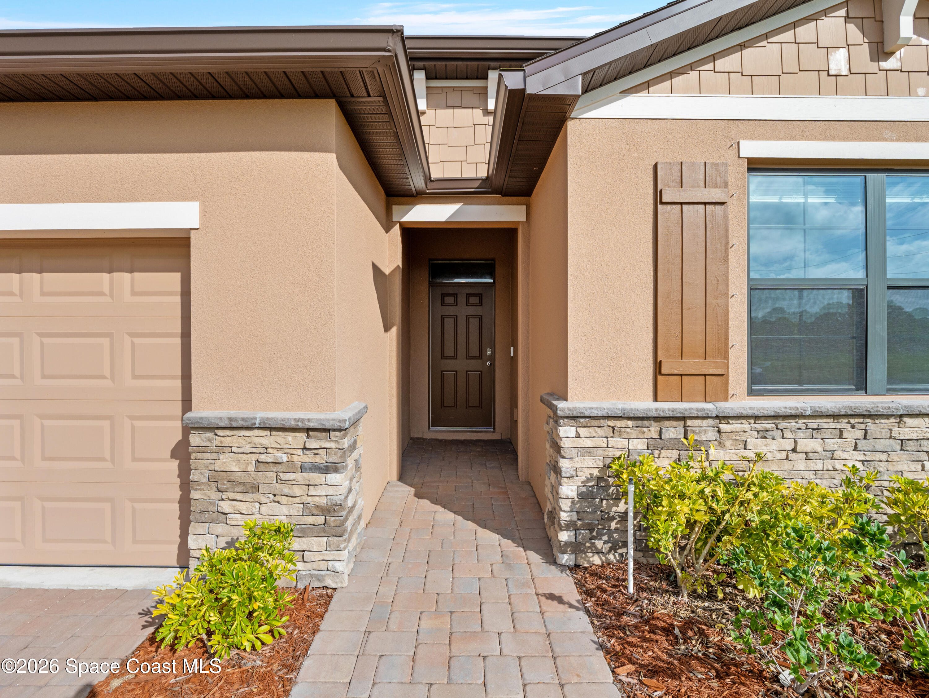 5388 Waterfall Place Grant, FL 32949 - Photo 7 of 29 Front Entryway