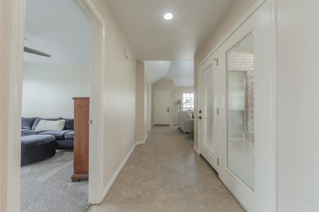 6027 Oakmont Drive Wichita Falls, TX 76310 - Photo 13 of 40 a view of a bedroom from a hallway