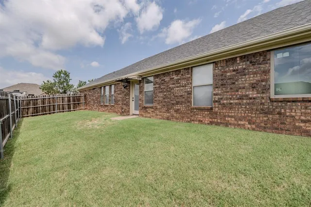$333,000 | 6027 Oakmont Drive, Wichita Falls, TX 76310