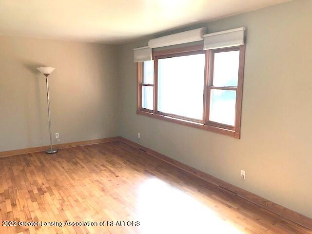 318 West Dansville Road Mason, MI 48854 - Photo 5 of 17 Living Room