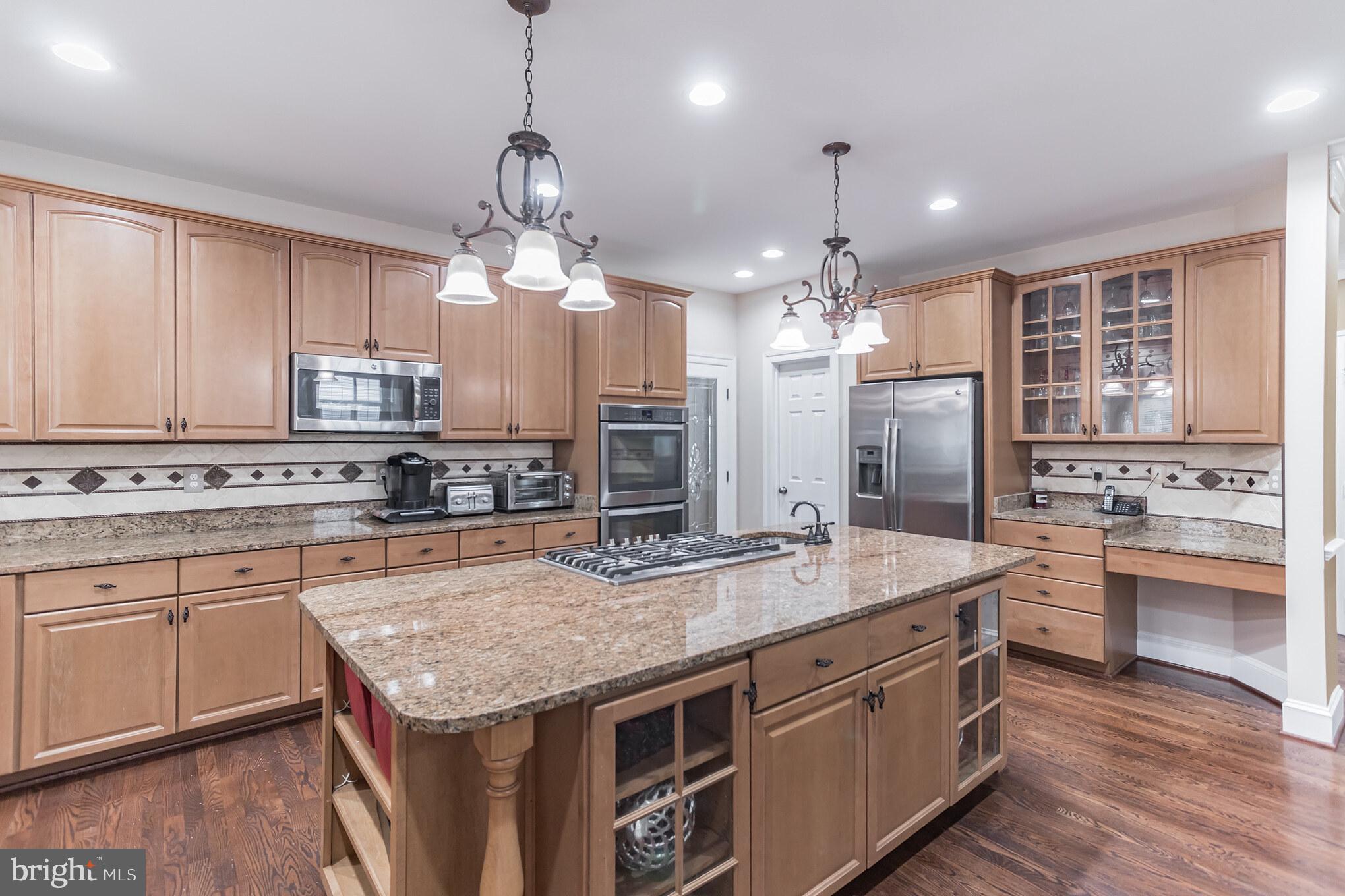 18606 Kerill Road Triangle, VA 22172 - Photo 15 of 50 Elegant pendant lighting