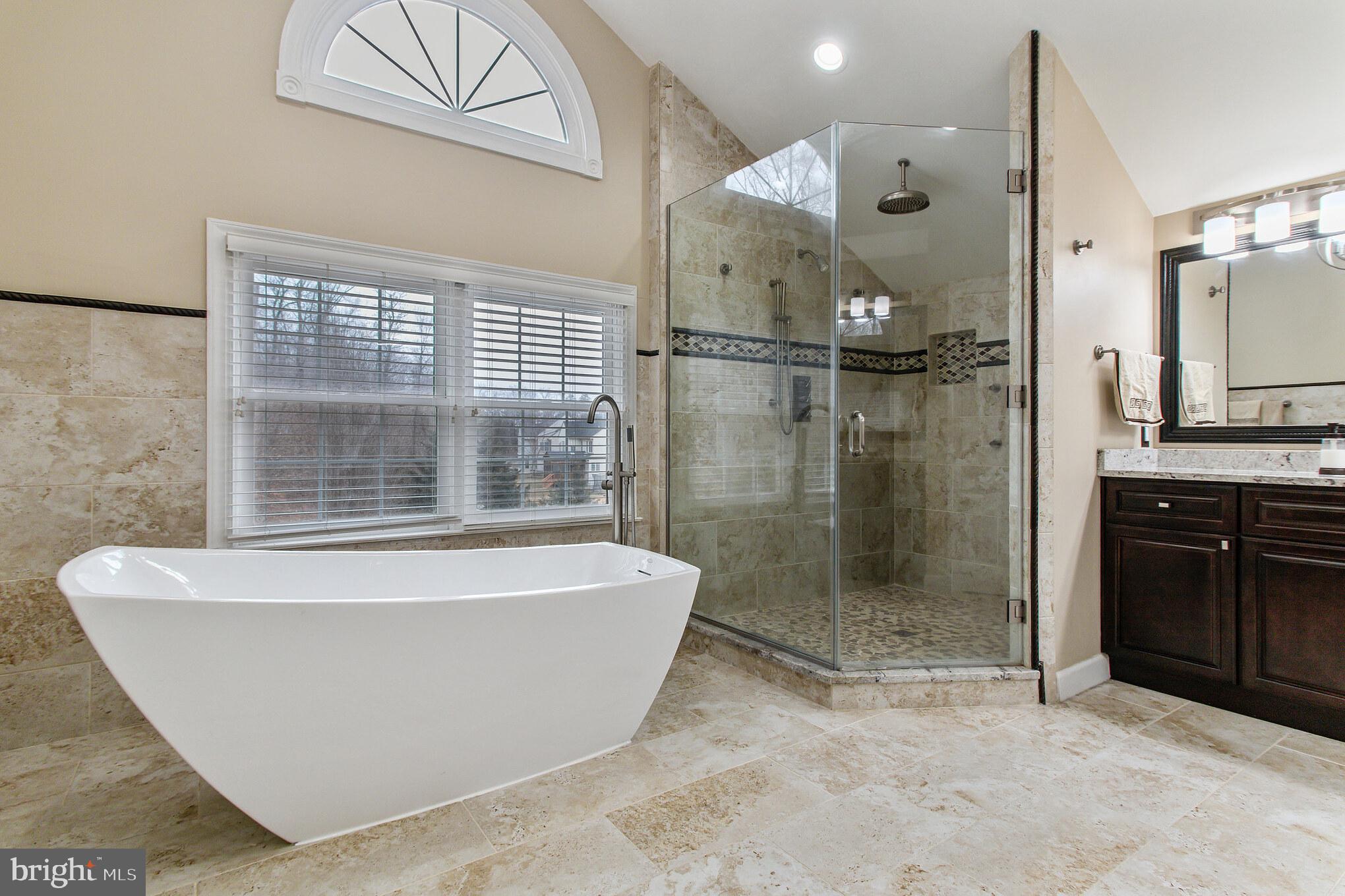 18606 Kerill Road Triangle, VA 22172 - Photo 23 of 50 Luxurious owner's bath