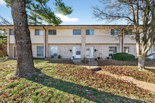 $175,000 | 10032 Sakura Drive, St. Louis, MO 63128