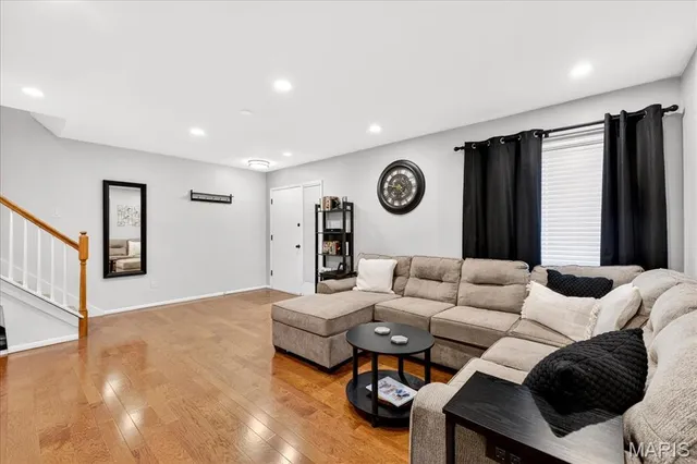 $175,000 | 10032 Sakura Drive, St. Louis, MO 63128