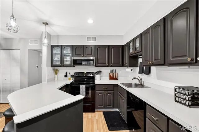 $175,000 | 10032 Sakura Drive, St. Louis, MO 63128